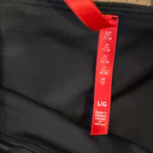 Spanx High-Waist Camo Leggings size large - Picture 4 of 4